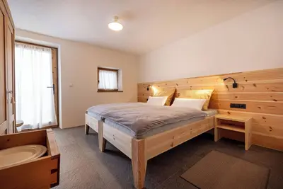 Image de Chambre 'Hofer Hitt Double 3' avec vue sur les montagnes, jardin partagé et Wi-Fi