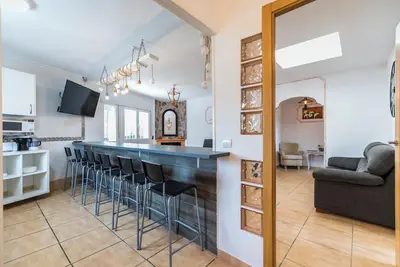 Image de Chalet \"La Casa De Trasto\" avec vue sur les montagnes, piscine privée et Wi-Fi