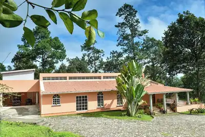 Image de Beautiful Villa in the middle of the Forrest