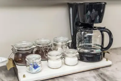 Image de Roger's Place King Bed Studio Downtown Edmonton