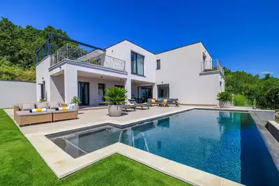 Image de Villa Levant for 10 people near Opatija with jacuzzi & sea view