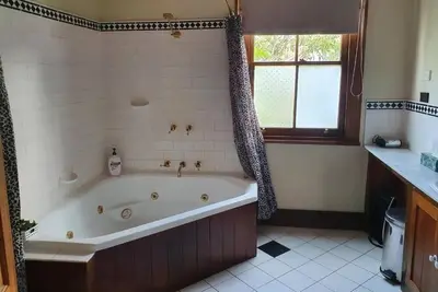 Image de Historical experience- 2 bedroom spa suite