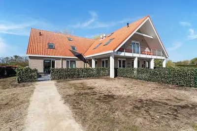 Image de Maison de vacances א Nes avec jardin