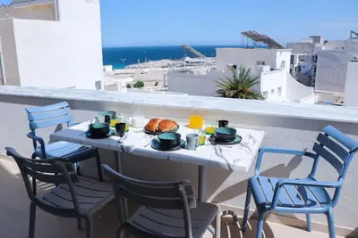 Image de Duplex avec terrasse vue mer et ville, Pieds dans l'eau