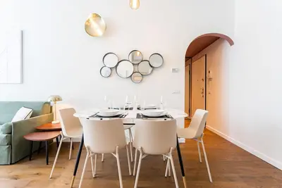 Image de Appartement à Milan avec 2 chambres à coucher, 4 couchages