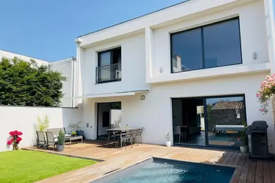 Image de Maison d'architecte pour 6 personnes avec piscine