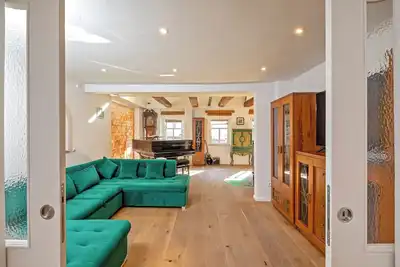 Image de Luxurious Limestone Mansion - 320 sqm - 7 Rooms