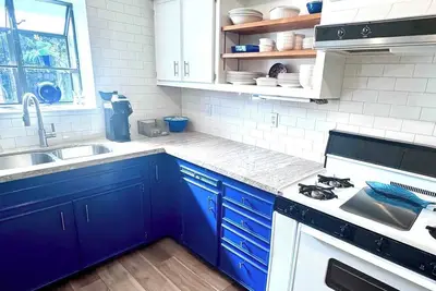 Image de Lovely Retro 2br 2. 5ba In Quiet Neighborhood