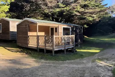 Image de Mobil-home Confort 25m² (2 chambres) + terrasse semi-couverte + Tv 4 personnes