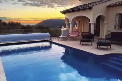 Image de Fully renovated luxury villa for 8 with panoramic views