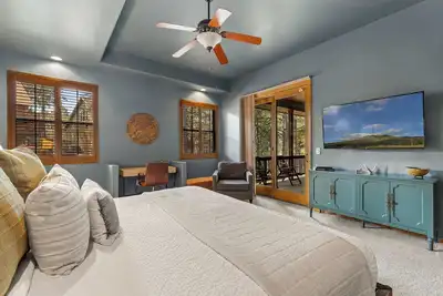 Image de Fam-Friendly Cabin Retreat | Hot Tub | Game Room