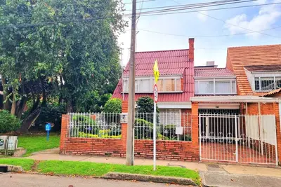 Image de Spacious House in a Strategic and Well-Connected Area
