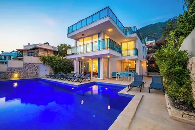 Image de 4 Bedroom Modern Villa, Private Pool, Lovely Outdoors, Table Football