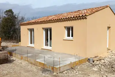 Image de Villa dans le Lubéron. Animaux de compagnie acceptés.