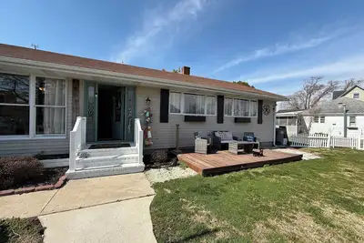 Image de 3-bedroom house steps from the beach in Saxis, Va with WiFi, Ac, & screened porch