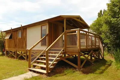 Image de Cabane 3 étoiles - Piscine - ccbafeg