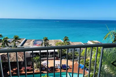 Image de Spacious & Elegant Caribbean Condo with Balcony & Secluded Beach Access