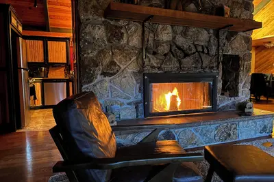 Image de Fisherman’s paradise in wine country. www. umpquariverlodge. com