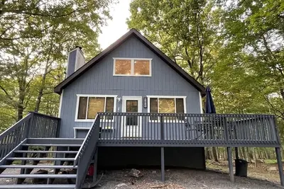 Image de Charming updated 3-bedroom house in Lackawaxen with Hot Tub