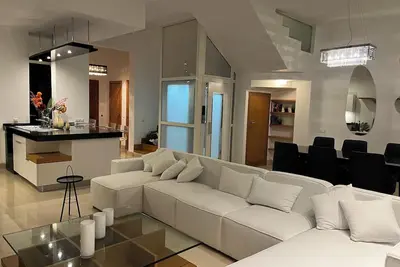 Image de Impeccable 4 bedroom villa with Pool, Elevator right in the heart of New Cairo