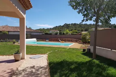 Image de Villa de Charme à 20 minutes de la mer, piscine, parking privé