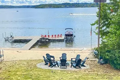 Image de Morningivew Lake House-Beach|Firepit|Jacuzzi|Sauna