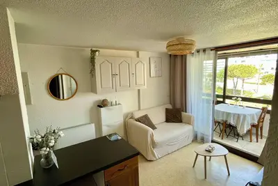 Image de Charmant T2 vue mer et accès direct parking privée