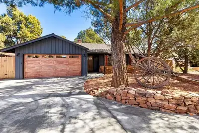 Image de Sedona Stargazer Retreat w/ Spa!