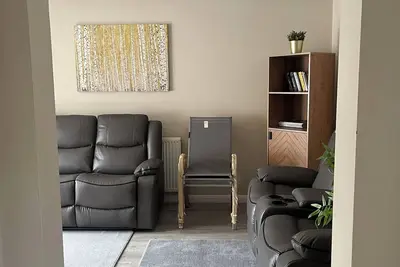 Image de Beautiful & Spacious 2 Bed House, Sleeps 5: Easy access to Leeds & Bradford