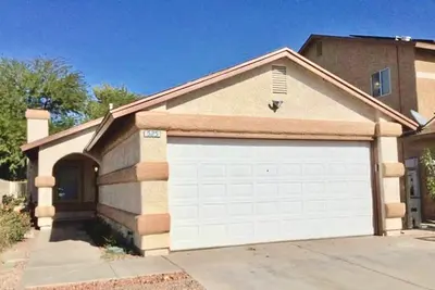 Image de Cozy 2-bedroom house in Henderson with WiFi, Ac, Solar