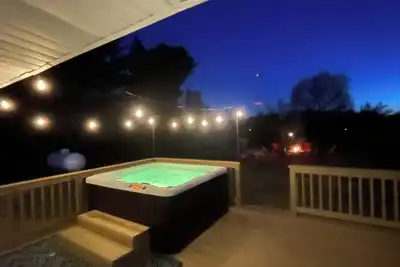 Image de Newly Remodeled 3br Cottage w/ Hot Tub - Fire Pit - Near Wisconsin Dells