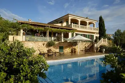 \"Nova Luxury Villa: Exclusive Modern Retreat with Stunning Views\"