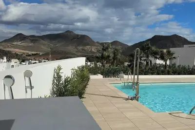 Image de Urbanization with swimming pool and gym. Bbq and private solarium. Panoramic views.