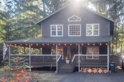 Image de Charming Cabin Getaway Near Hiking Trails & Ski Slopes