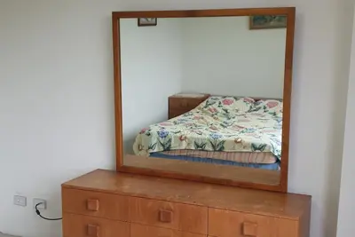 Image de 3 b/r unit in Macquarie Gardens with gym, tennis courts, pool, jaccuzi & sauna