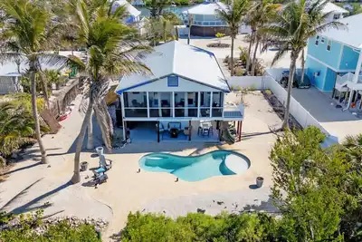 Image de Luxury 3 bedroom pool home on Bocilla Lagoon!