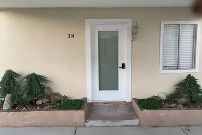 Image de Welcome to a newly renovated 2 Bed / 2 Bath home, in North Orange County.