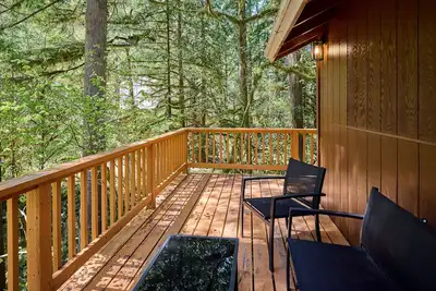Image de New - Cozy Waterfront Cabin Nestled in the Forest - King beds / Ac / Fast Wi-fi