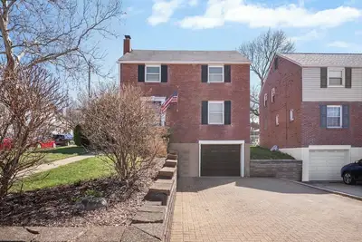 Image de Stay in the Heart of Oakmont – Walk to the 2025 U. S. Open!