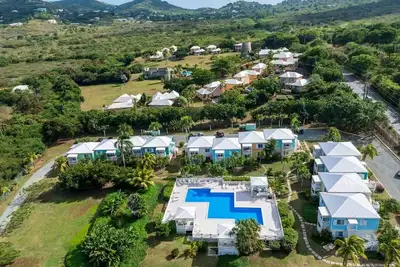 Image de New! Saltwater Serenity - Poolside & Walk to Beach