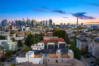 Image de Seattle Getaway Haven w/ Space Needle View & Arcade