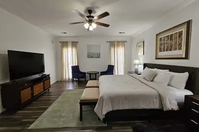 Image de Expansive 7 Br Home Over 3, 000 Sqft-Close to all Essentials.