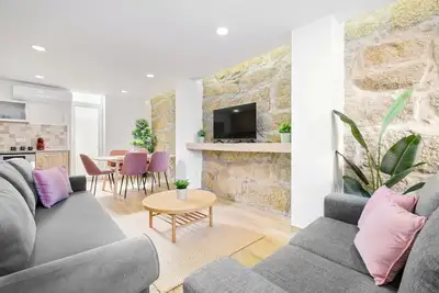 Image de Sunny House with 2 Master Suites & Backyard, WiFi, Ac