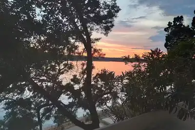 Amazing 4-room house next to the sea, free parking
