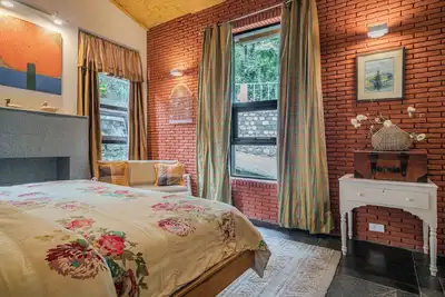 Image de Luxury 4bhk Bhimtal Retreat with Valley Views & Elegant Interiors