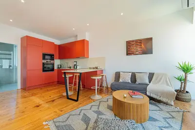 Image de Duplex lumineux avec vue pont & vieille ville