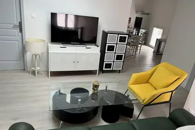 Image de Appartement du château, calme proche des sites touristiques. Chiens bienvenus