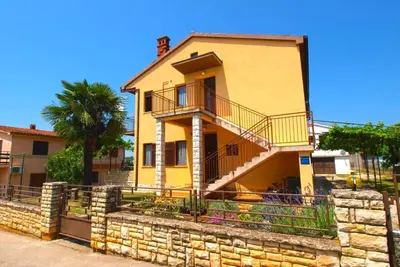 Image de Appartement confortable à Peroj avec terrasse