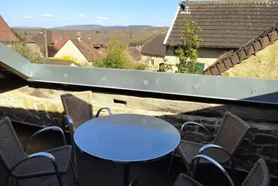 Image de Appartement 3*, 96m2, indépendant avec terrasse, maison vigneronne 18ème siècle.