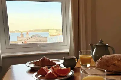 Image de Eagles Nest Summary: